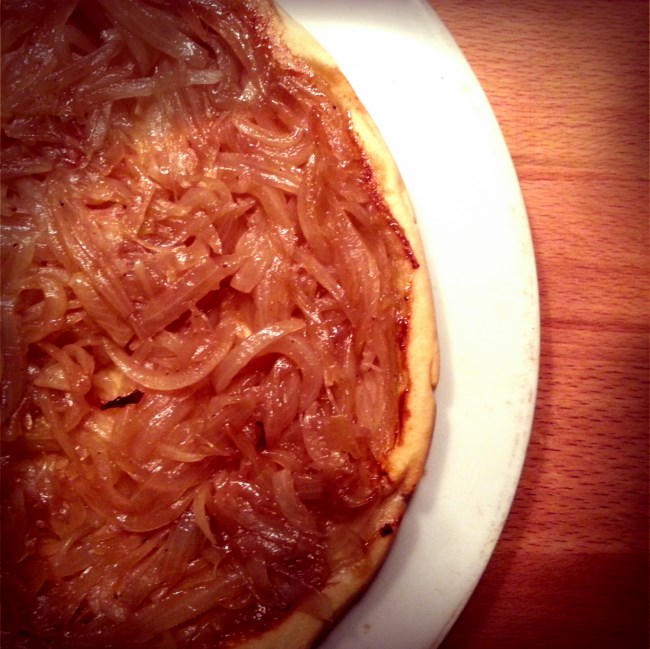 Tarte tatin salée aux oignons